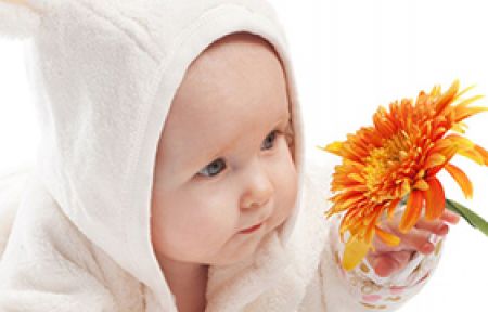 Çocuğunuz Beslediğiniz Çiçekten Zehirlenmesin!