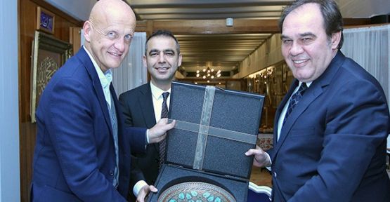 Collina Demirören'le Bir Araya Geldi!