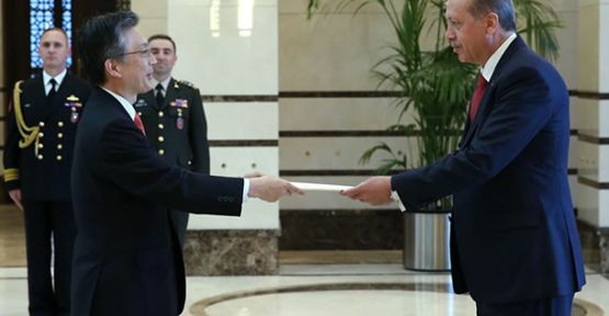 Cumhurbaşkanı Erdoğan'a Güven Mektubu Verdi!