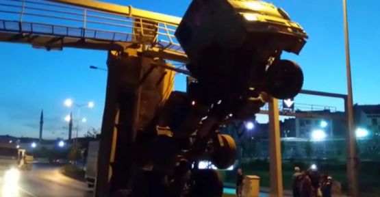 Damperi Açılınca Asılı Kaldı!