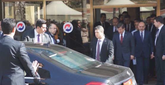 Davutoğlu Yaralıları Ziyaret Etti!