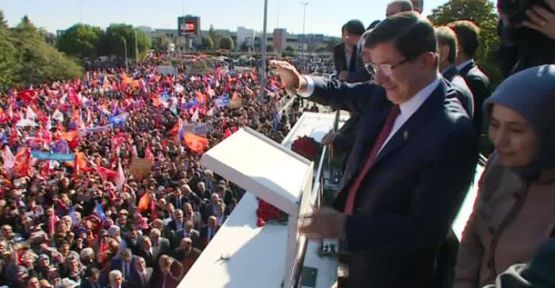 Davutoğlu'nu Coşkulu Karşılama!
