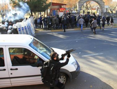 Diyarbakır'da Protesto da Olaylar Çıktı!