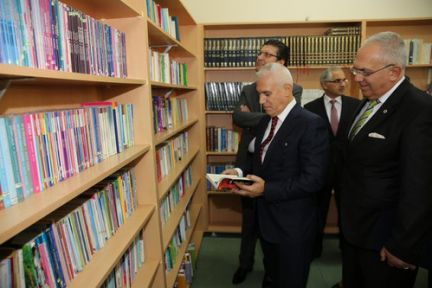 Emekliler Çalışma Grubundan Okullara Kütüphane!