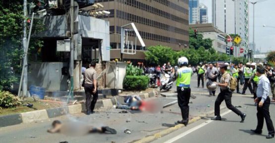 Endonezya'da Silahlı Çatışma!