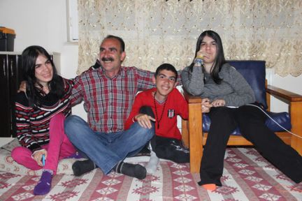 Engellerine Rağmen Hayata Umutla Tutundular!