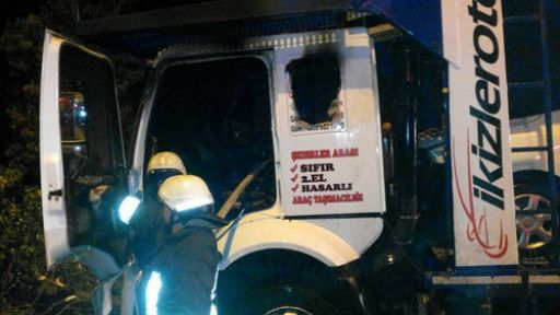 Eylemciler TIR'ı Yakmaya Çalıştı!