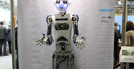 Fuarda İlgiyi Robotlar Çekti!