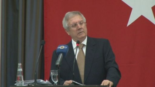 Galatasaray İle Dost Değiliz!