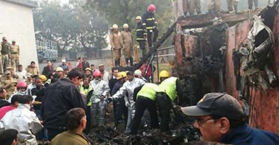 Hindistan'da Askeri Uçak Düştü!