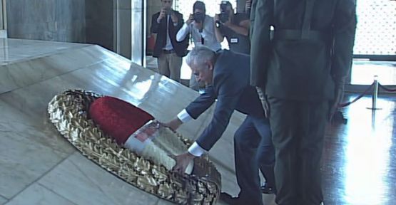 Hükümet Üyeleri Anıtkabir'i Ziyaret Etti!