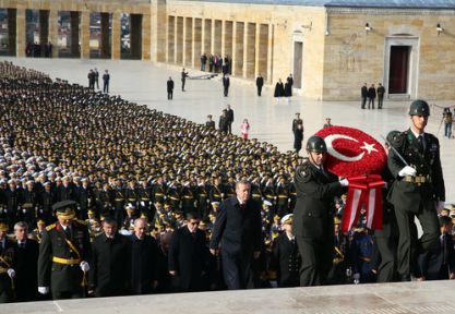 İlk Tören Anıt Kabir'de Yapıldı!