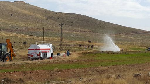 İş Makinesi Petrol Boru Hattını Patlattı!