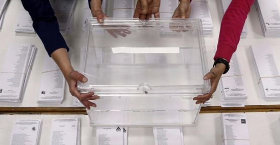 İspanya'daki Partileri Yolsuzluk Eritti!