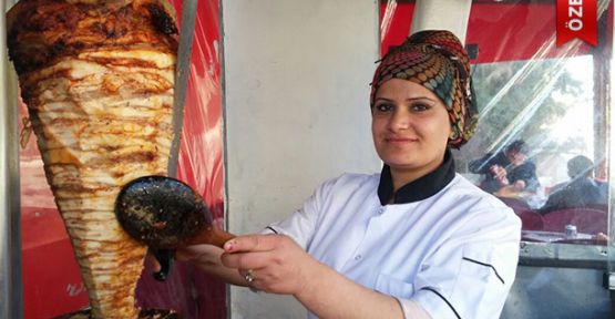 Kadın Döner Ustasından DÖNER ŞOV!