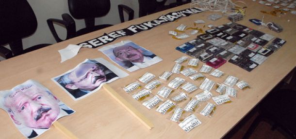 Kayseri'de CHP İl Binasının Önüne Kaset Bıraktılar!