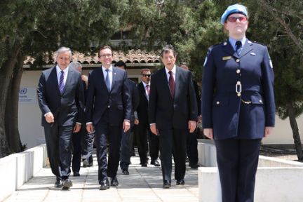 Kıbrıslı Liderler 5 Kez Daha Görüşecek!