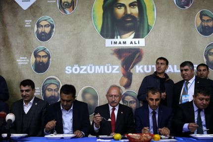 Kılıçdaroğlu Muharrem İftarına Katıldı!