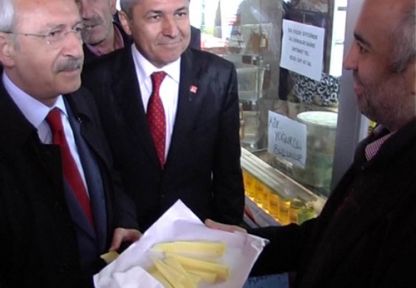 Kılıçdaroğlu'na Kaşar İkramı!