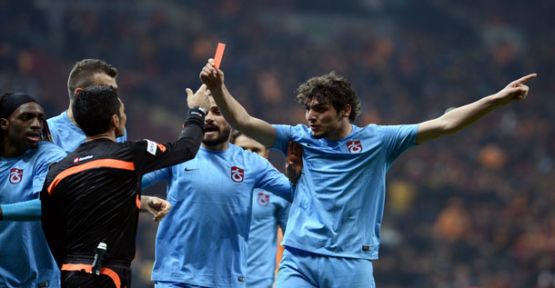 Kırmızı Kartın Tartışmaları Sürüyor!