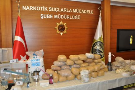 Kitap Arasında Uyuşturucu Ticareti!
