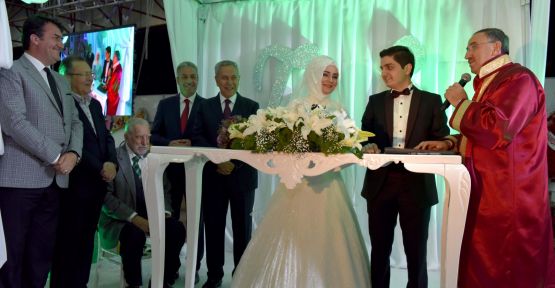 Kızının Nikahını Kendi Kıydı!