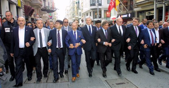 Konsoloslar Terörü Lanetlemek İçin Yürüdü!