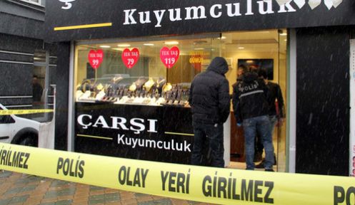 Kuyumcuyu Bıçakladı Terlikle Kaçtı!