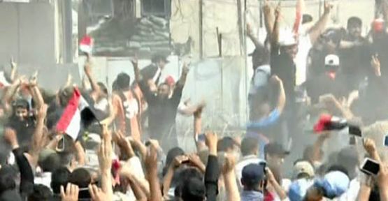 Meclis Binasını Bastılar!