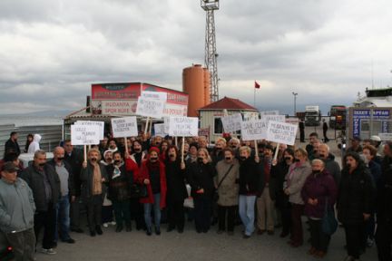 Mudanyalı CHP'lilerden Sessiz Eylem!
