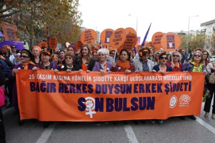 Nilüferli Kadınlar Hep Birlikte Yürüdü!