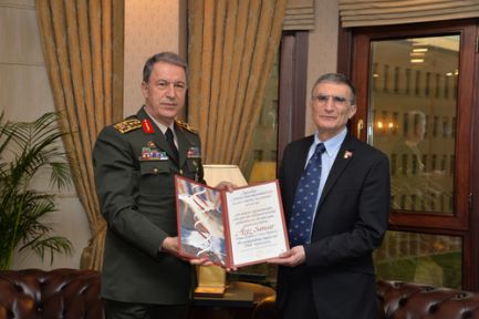 Nobel Ödülü Anıt Kabir'de Sergilenecek!