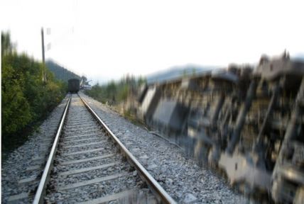 Pakistan'da Tren Raydan Çıktı!