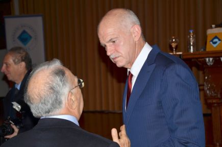 Papandreu: Yeni Bir Mülteci Dalgası Daha Oluşabilir!