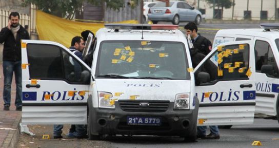 Polis Aracına 150 Kurşun!
