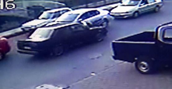 Polis Memurunu Aracının Üzerinde Sürükledi!