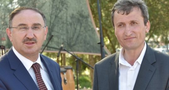 Sadi Kurtulan Başkana Plaket!