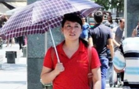 SICAK HAVALARDA ŞEMSİYE KULLANIN!