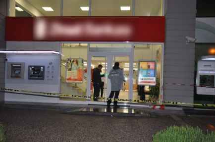 Silahlı Banka Soygununda 1 Kişi Yaralandı!