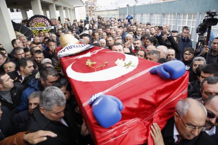Sinan Şamil Sam Son Yolculuğuna Uğurlandı!