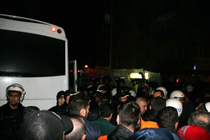 Stattan 4 Saat Sonra Çıkabildiler!