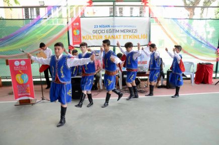 Suriyeli Öğrenciler Yeteneklerini Sergilediler!
