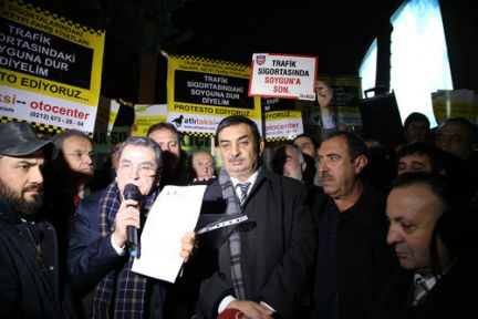 Taksicilerden Trafik Sigortası İçin Eylem!