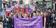 Bursa'da kadınlar, düşledikleri dünyayı birlikte kurmak için yürüdü
