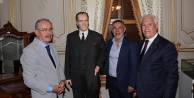 Atatürk'ün Balmumu Heykeli Hünkâr Köşkü'nde Ziyarete Açıldı: Yılmaz Büyükerşen'in Eseri Bursa'da!