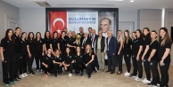 Hentbol Türkiye Kupası Şampiyonu Bursa Büyükşehir Belediyespor Kadın Takımı, Başkan Mustafa Bozbey'i Makamında Ziyaret Etti