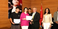 Yeşilay Münazara Turnuvası'nda Bursa Rüzgarı: 6 Takım Türkiye Finalinde!