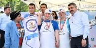 Yıldırım Belediyesi'nden Engelsiz Mutfak Şöleni: Özel Şefler Yarıştı, Doyasıya Eğlendi!