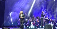 63. Bursa Festivali Coşkusu Devam Ediyor: Fettah Can, Atatürk Kültür Merkezi'nde Sahne Aldı