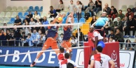 Osmangazi Belediyespor Voleybol Takımı Nefes Kesti: 2-0'dan Geri Dönüş Yetmedi